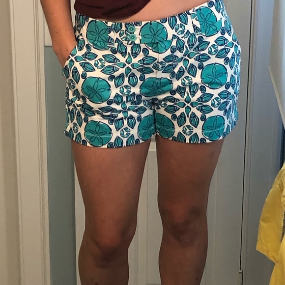 Vineyard Vines Size 4 Blue Shell Printed Shorts - Picture 3 of 7